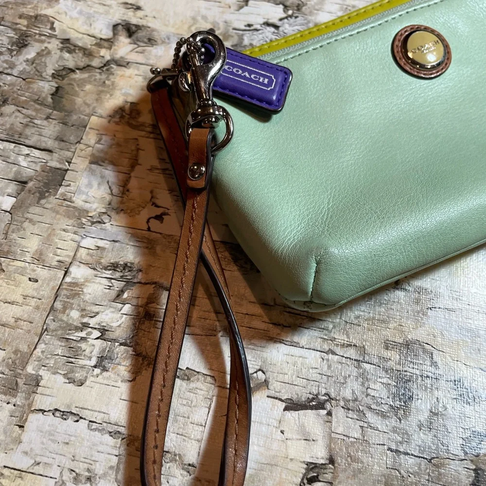 Coach wristlet - light green - Picture 5 of 10